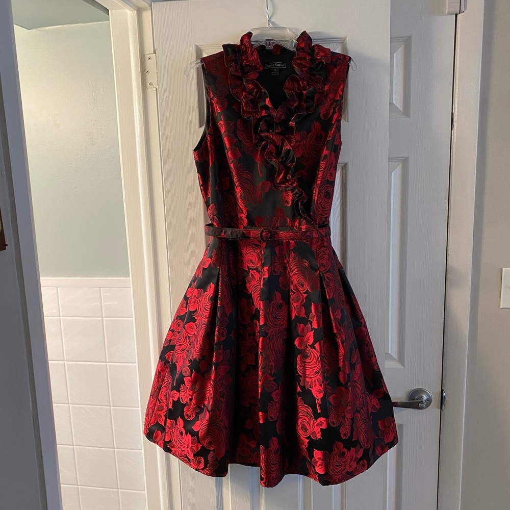 NWOT Gorgeous and Classy Jessica Howard Dress 16